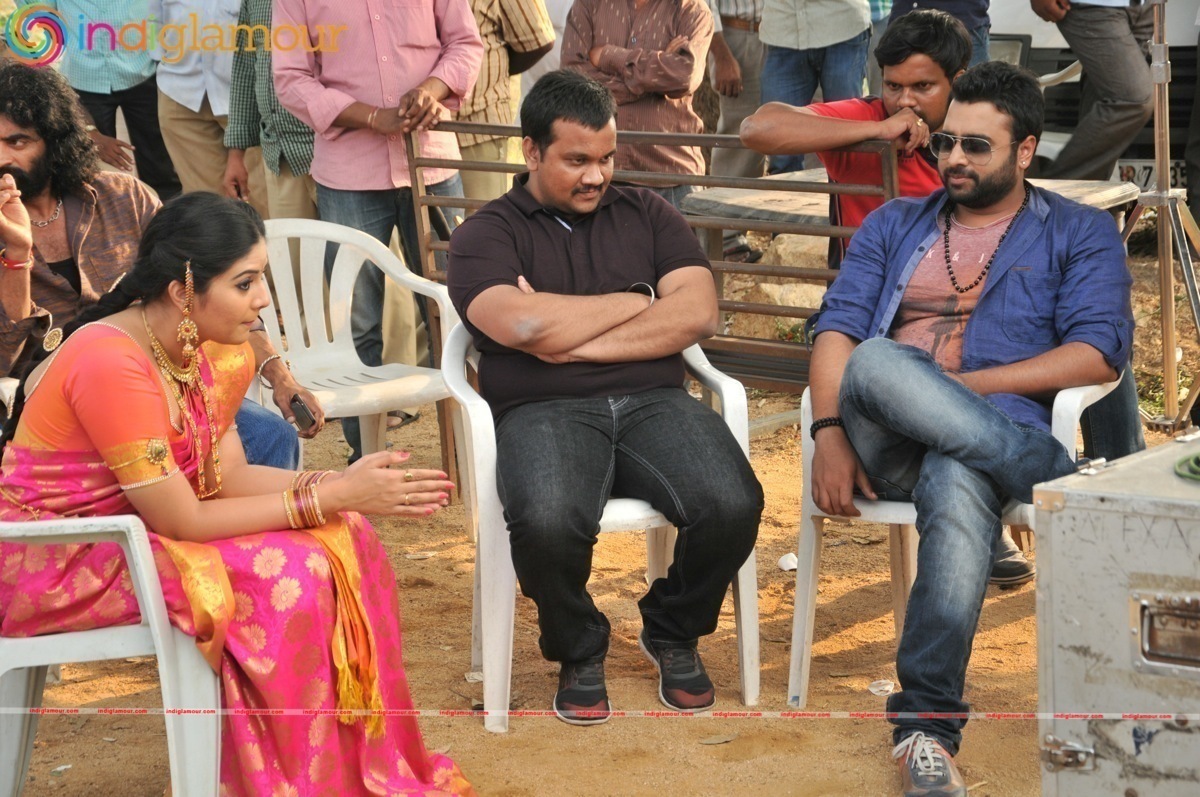Savitri Movie hd photo