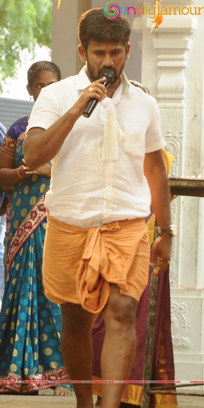 Rayudu Movie Stills Working Stills Movie hd photo