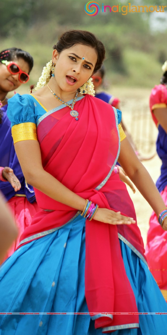 Rayudu Movie Stills Working Stills Movie hd photo