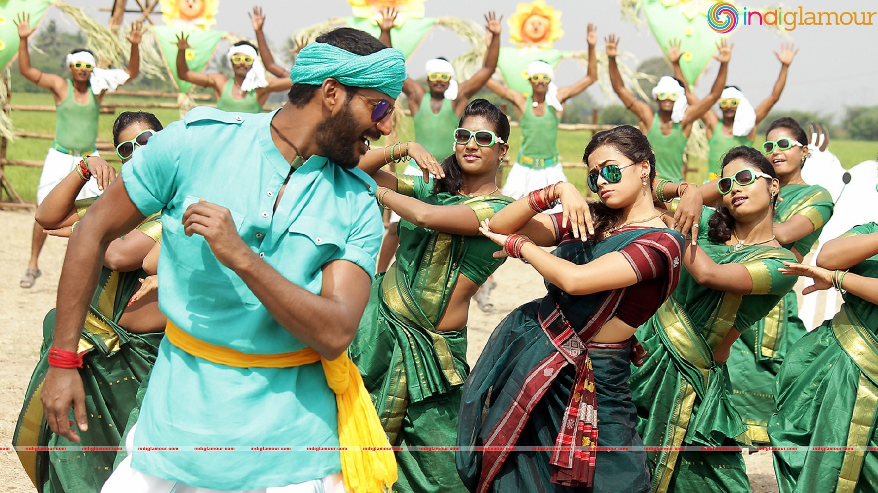 Rayudu Movie Stills Working Stills Movie hd photo
