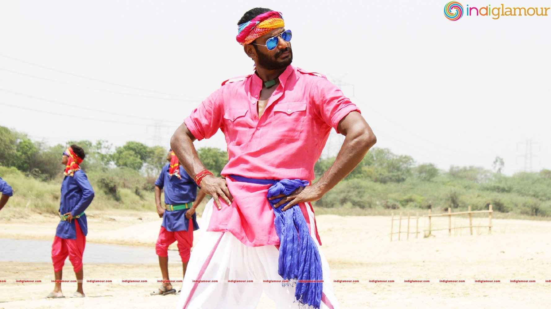 Rayudu Movie Stills Working Stills Movie hd photo