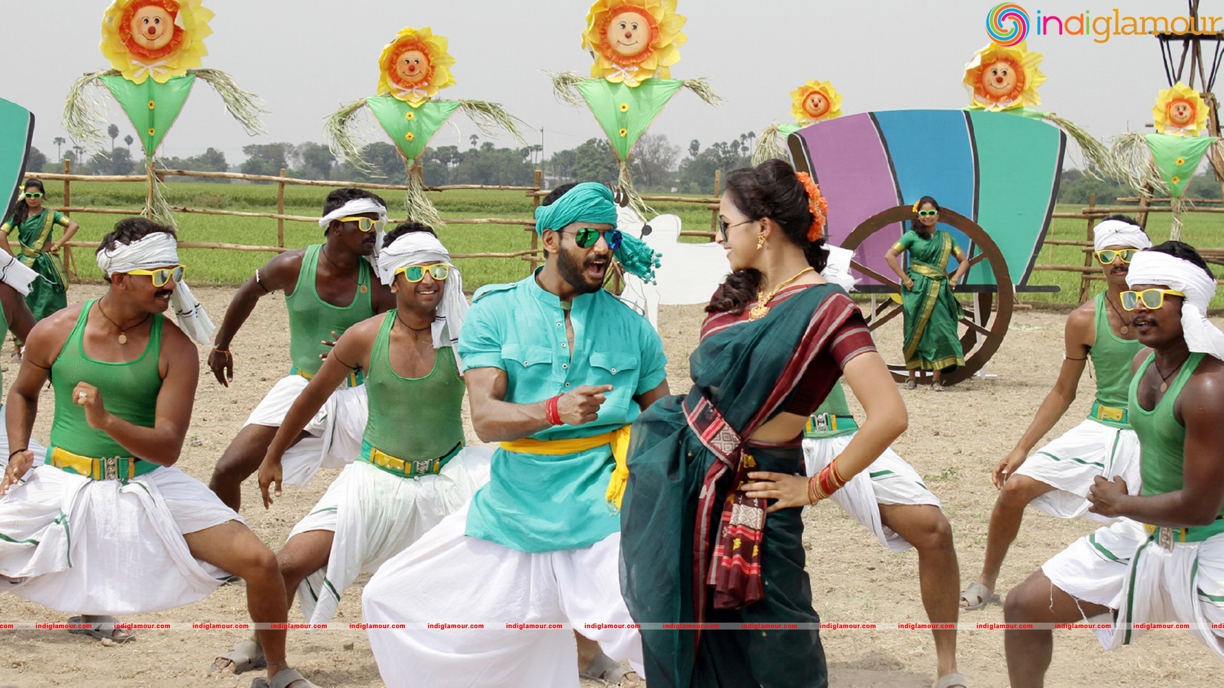 Rayudu Movie Stills Working Stills Movie hd photo